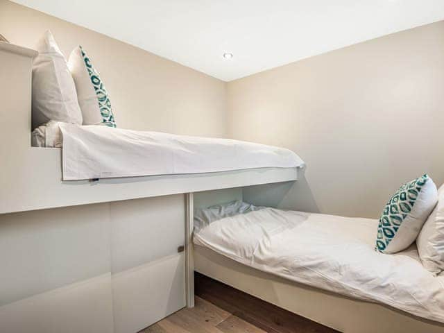 Twin bunk bedroom | Shoal Corner, St Mawes