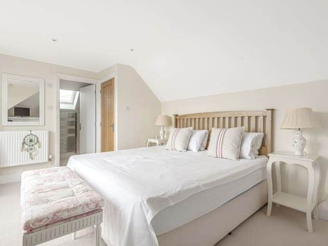 Master bedroom and en-suite | Highlands, St Mawes