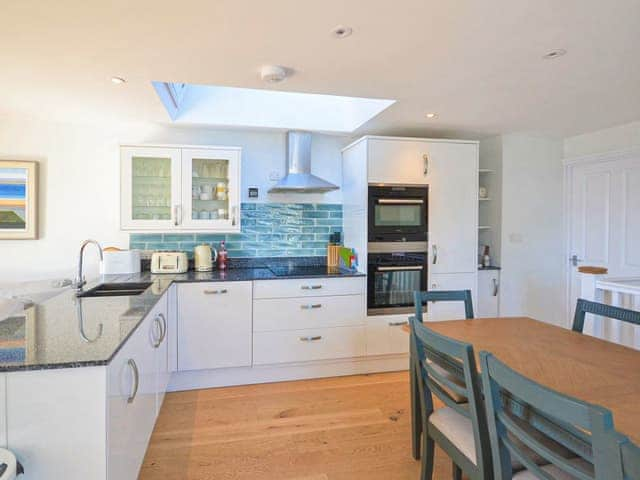 Kitchen | Lavausa, St Mawes