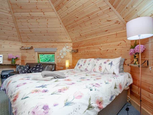 Interior | Coot Roundhouse - Ponsford Ponds, Knowle, near Cullompton