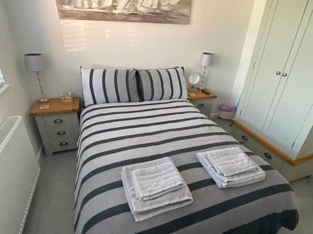 Double bedroom | Rainbows End, St. Lawrence, near Burnham-on-Crouch