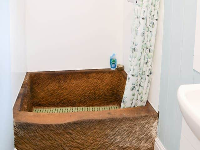 Shower room | The Old Back Kitchen at Bonfield Ghyll Farm, Helmsley