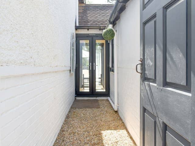 Passage to entrance | The White House Retreat, Worthing