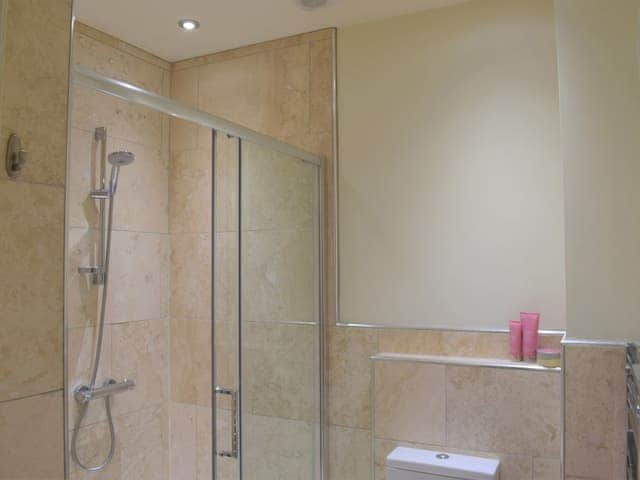 Shower room | The Old Frame House, Rock