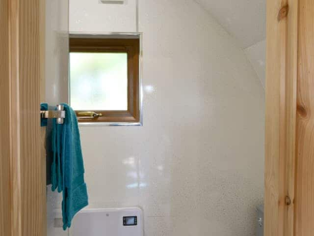 Shower room | Windsong - Sea Dreams and Windsong, Theddlethorpe, near Mablethorpe