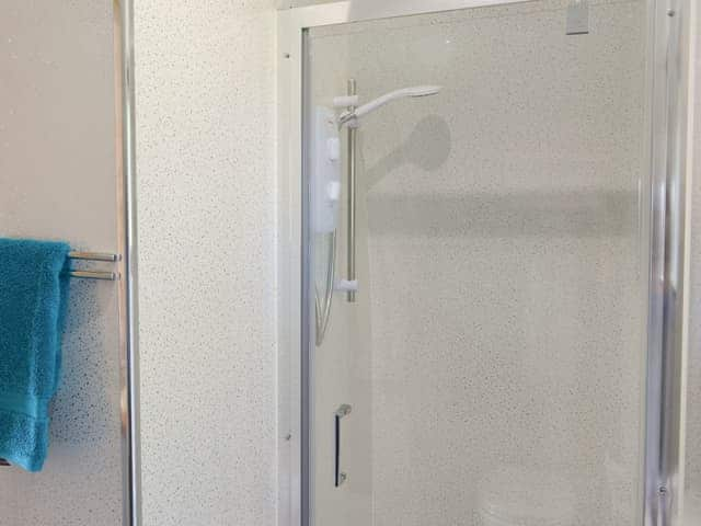 Shower room | Windsong - Sea Dreams and Windsong, Theddlethorpe, near Mablethorpe