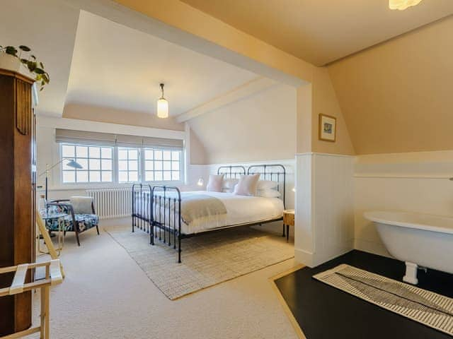 Twin bedroom | West Bay House, Westgate On Sea, near Margate