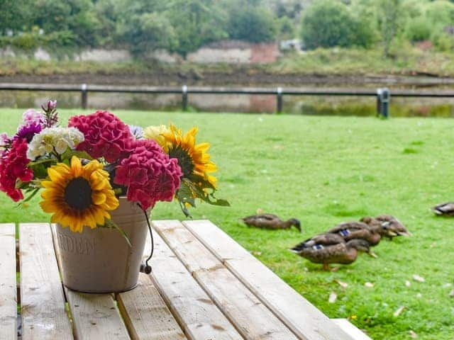 Sitting-out-area | Quackers, Whitby