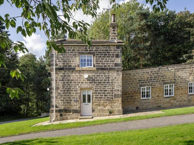 Exterior | Mulberry Cottage - Harewood Holidays, Harewood, near Leeds