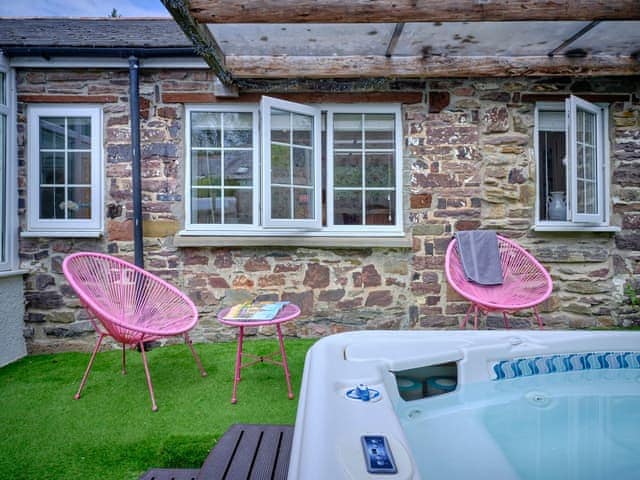 Hot tub | The Den - The Retreat, West Anstey