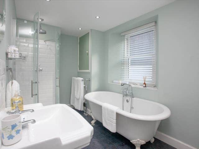 Bathroom | The Lookout 43, Brixham