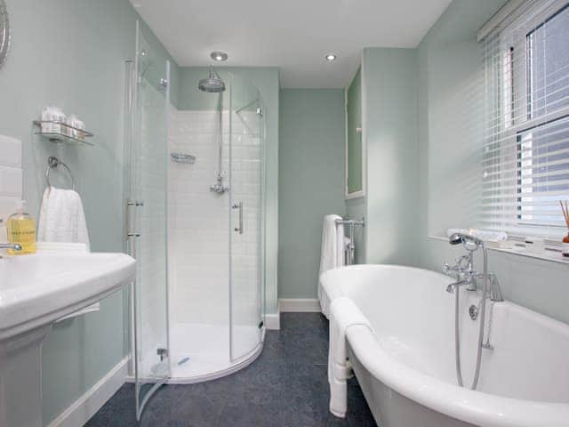 Bathroom | The Lookout 43, Brixham