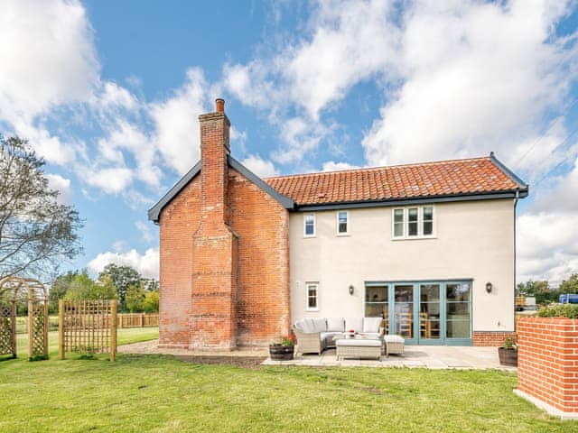 En-suite | The Farmhouse, Tivetshall St. Margaret, Norwich