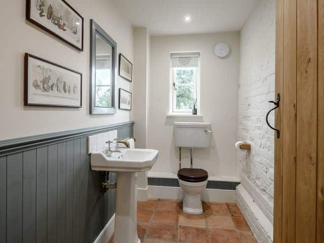 Ground floor toilet | The Farmhouse, Tivetshall St. Margaret, Norwich