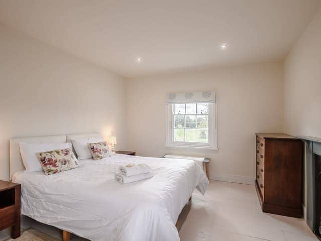 Twin bedroom | The Farmhouse, Tivetshall St. Margaret, Norwich