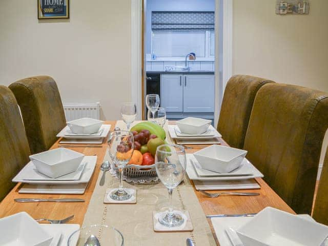 Dining room | Lowey&rsquo;s Harbour Cottage, Bridlington