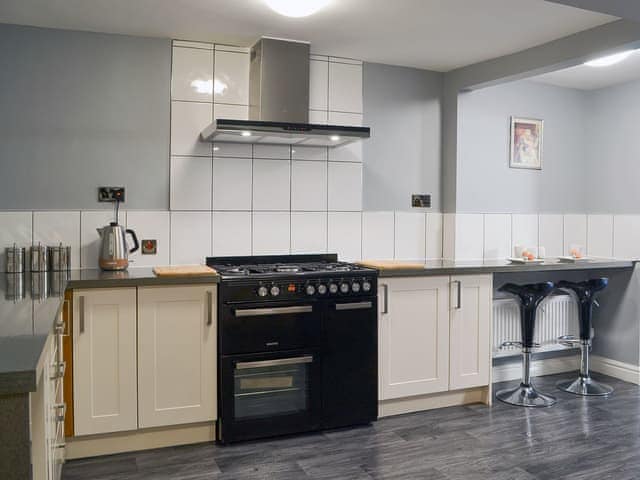 Kitchen | Lowey&rsquo;s Harbour Cottage, Bridlington