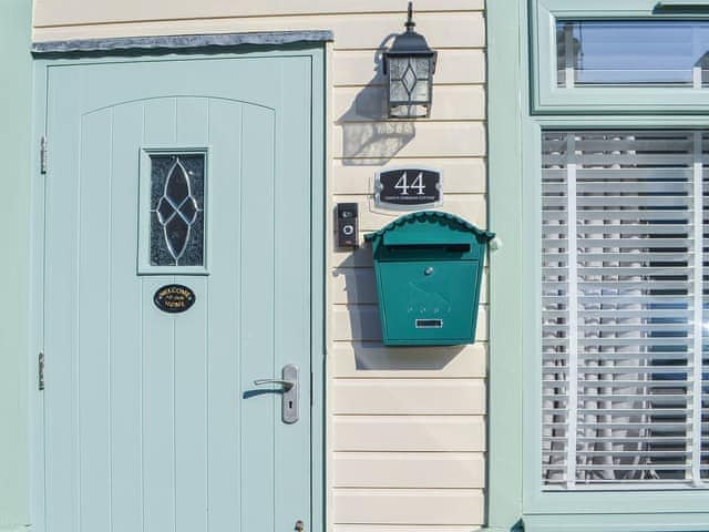 Exterior | Lowey&rsquo;s Harbour Cottage, Bridlington