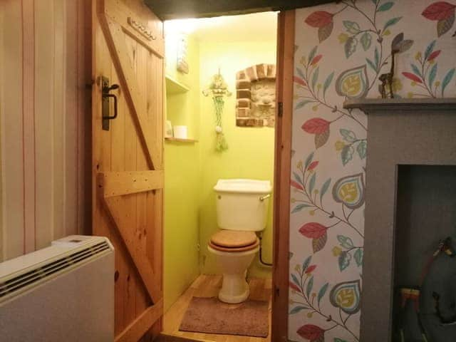 En-suite | Blackhorse Cottage, Wells-next-the-Sea