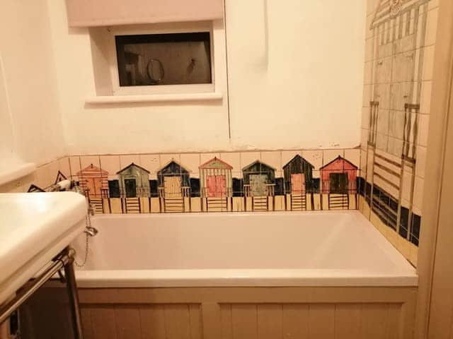 Bathroom | Blackhorse Cottage, Wells-next-the-Sea