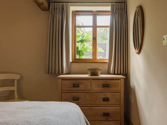 Double bedroom | Mallingdown Farm, Piltdown