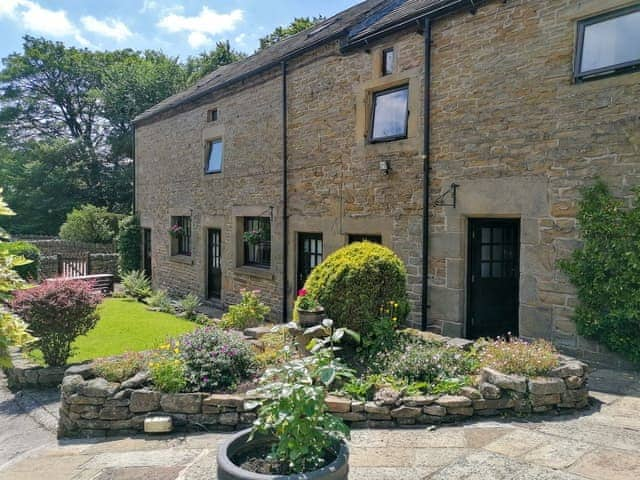 Pennine Cottage - E1669, sleeps 15 in Edale.