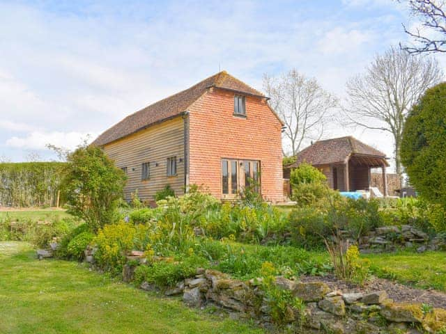 Garden and grounds | Sparr Farm Barn, Wisborough Green, near Billingshurst