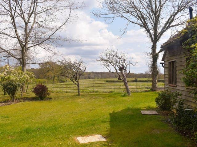 Garden and grounds | Sparr Farm Barn, Wisborough Green, near Billingshurst