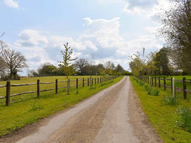 Driveway | Sparr Farm Barn, Wisborough Green, near Billingshurst