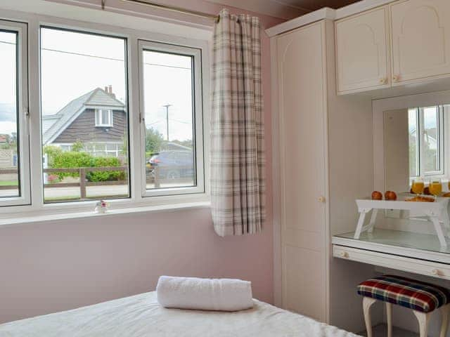 Double bedroom | Sunny Crest - Hunmanby Gap Cottages, Hunmanby Gap, near Filey