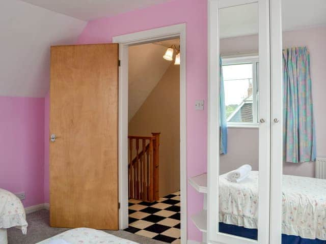 Twin bedroom | Sunny Crest - Hunmanby Gap Cottages, Hunmanby Gap, near Filey