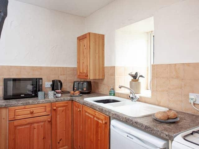 Kitchen | Linhay - Summercourt Cottages, Looe