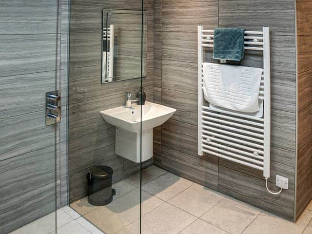 Shower room | Sandpiper - Gibraltar Barns, Skegness