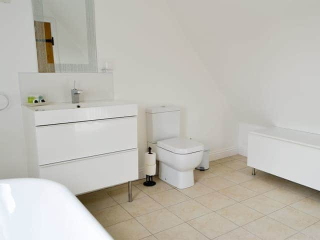 Bathroom | Shepherd&rsquo;s Cottage, Longframlington