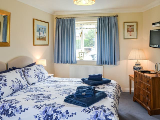 Double bedroom | Sea Holly Cottage, West Runton