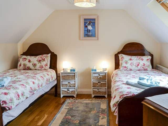 Twin bedroom | Sea Holly Cottage, West Runton