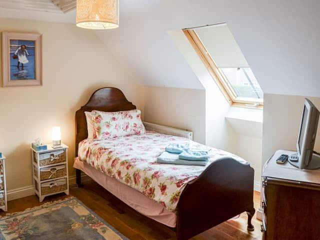 Twin bedroom | Sea Holly Cottage, West Runton