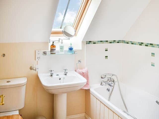 Bathroom | Sea Holly Cottage, West Runton