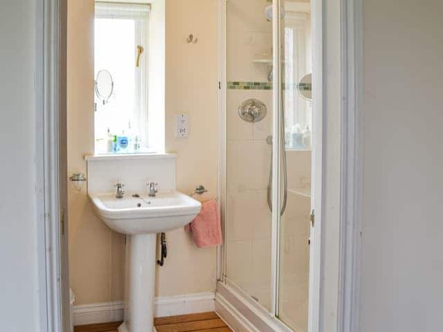 Shower room | Sea Holly Cottage, West Runton