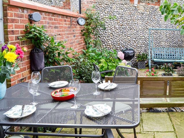 Sitting-out-area | Sea Holly Cottage, West Runton