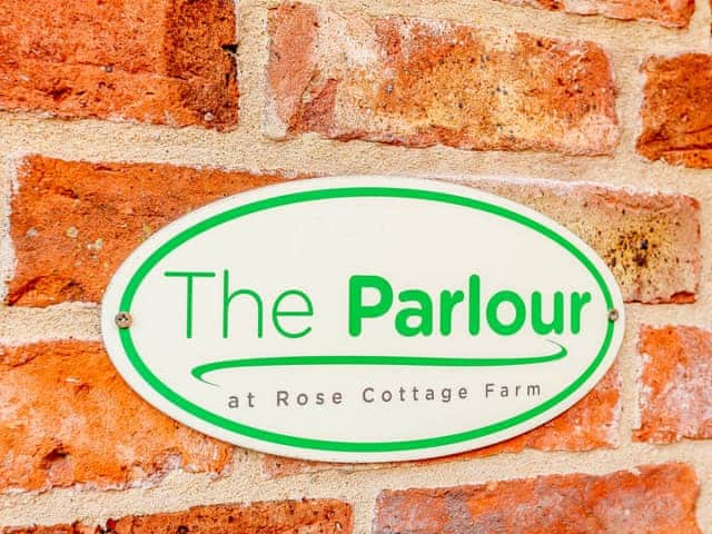 Exterior | The Parlour - Rose Cottage Farm, Horsington