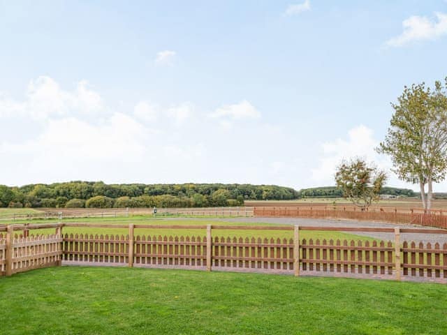 Garden and view | The Saddlery - Rose Cottage Farm, Horsington