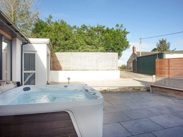 Hot tub | Vredehoek, Blunts, near Saltash