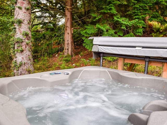 Hot tub | Dundonald Landing - Palm 2 - Dundonald Landings, Oban