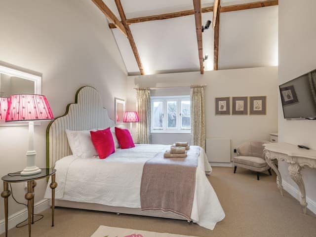 Double bedroom | Orchard Farmhouse, Wighton