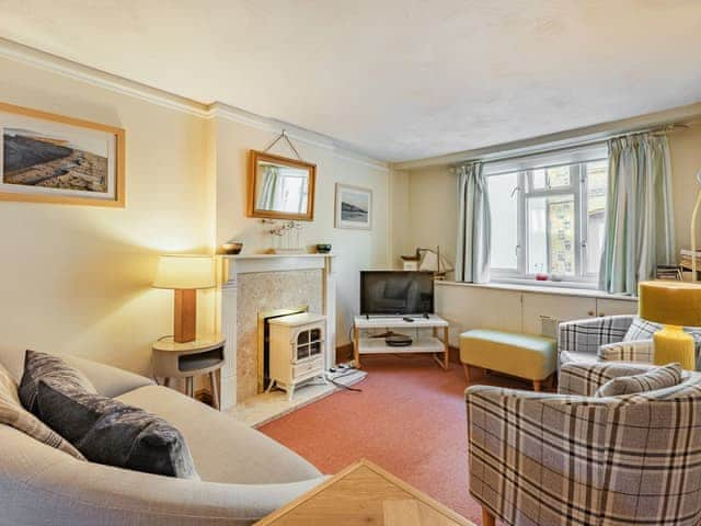 Living room/dining room | Lavender Cottage - Lyme Regis Cottages, Lyme Regis