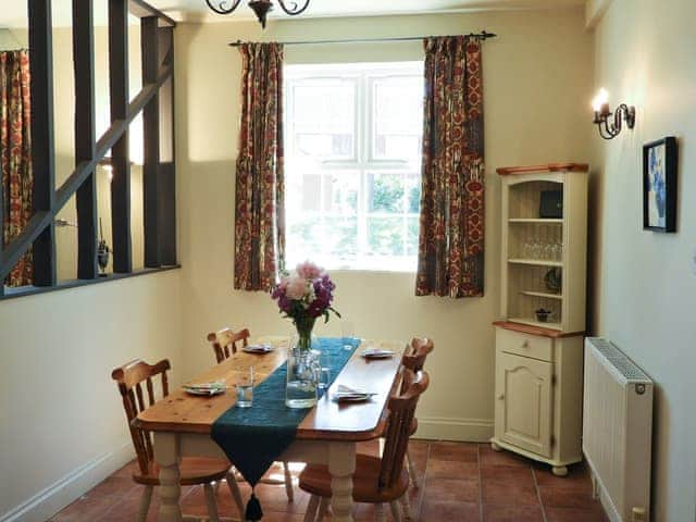 Dining room | Granary Cottage, Hopton-on-Sea