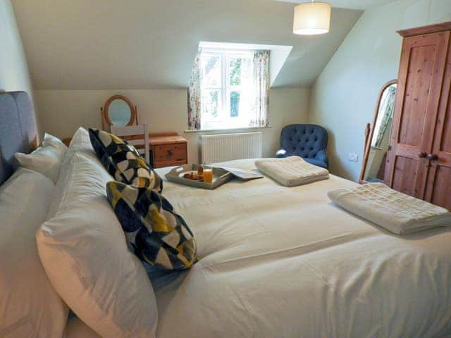 Double bedroom | Granary Cottage, Hopton-on-Sea