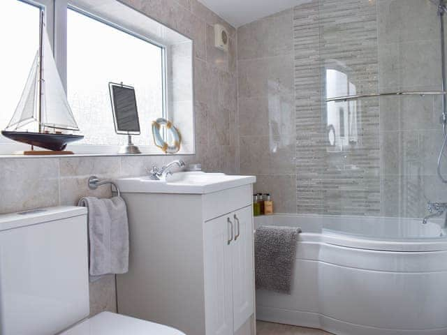 Bathroom | Ammonite House, Whitby