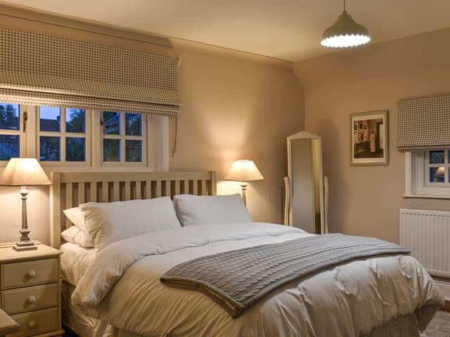 Double bedroom | Cobblers Cottage, Petworth, near Arundel